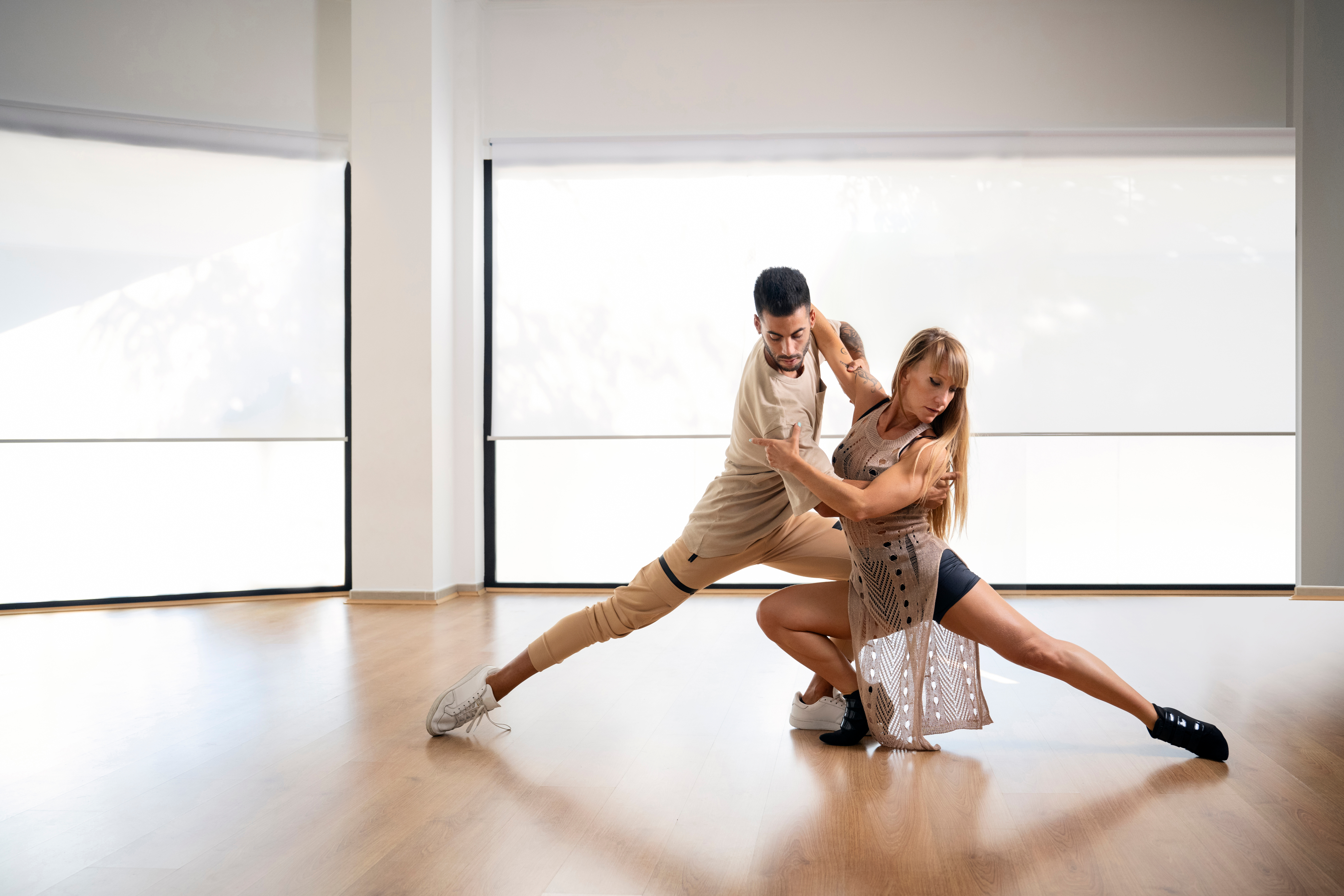 Salsa dancers in a dance pose